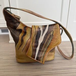 Magnifique Hand Painted Leather Shoulder Bag EUC